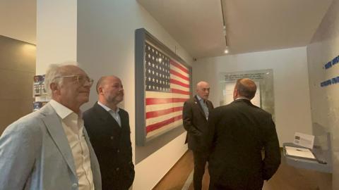L'Ambasciatore Usa visita il Museo del Cimitero Americano