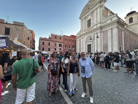 Gli assessori in piazza Colonna