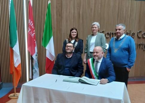 Il Sindaco Nicola Burrini e il Presidente del consiglio comunale Alicandri ad Ardee